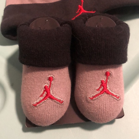 NWT Hat and booties set - Picture 2 of 3